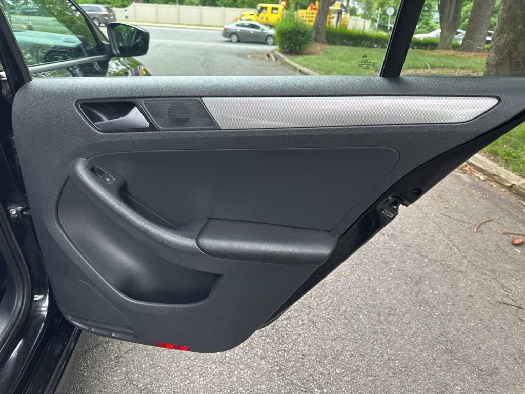 2016 Volkswagen Jetta Image 22