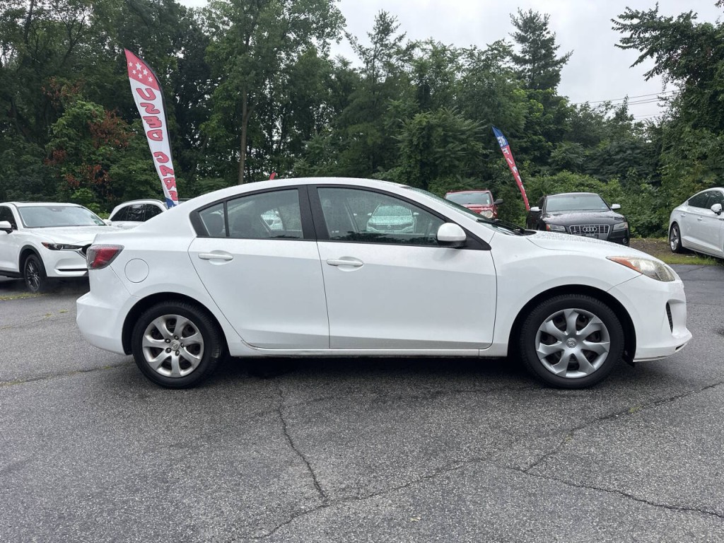 2012 Mazda Mazda3 Image 2
