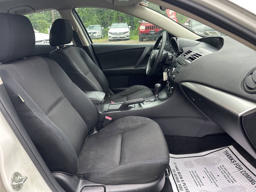2012 Mazda Mazda3 Image 16