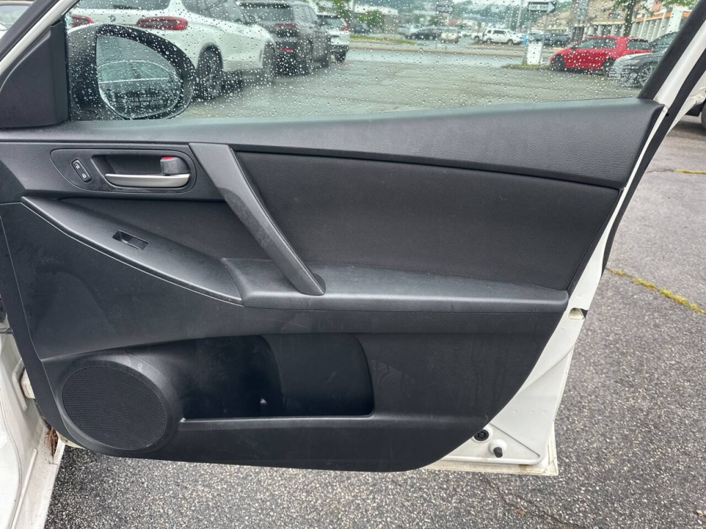 2012 Mazda Mazda3 Image 21