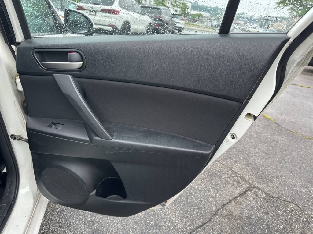 2012 Mazda Mazda3 Image 23