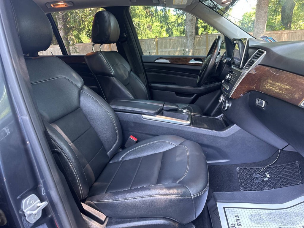 2012 Mercedes-Benz M-Class Image 21