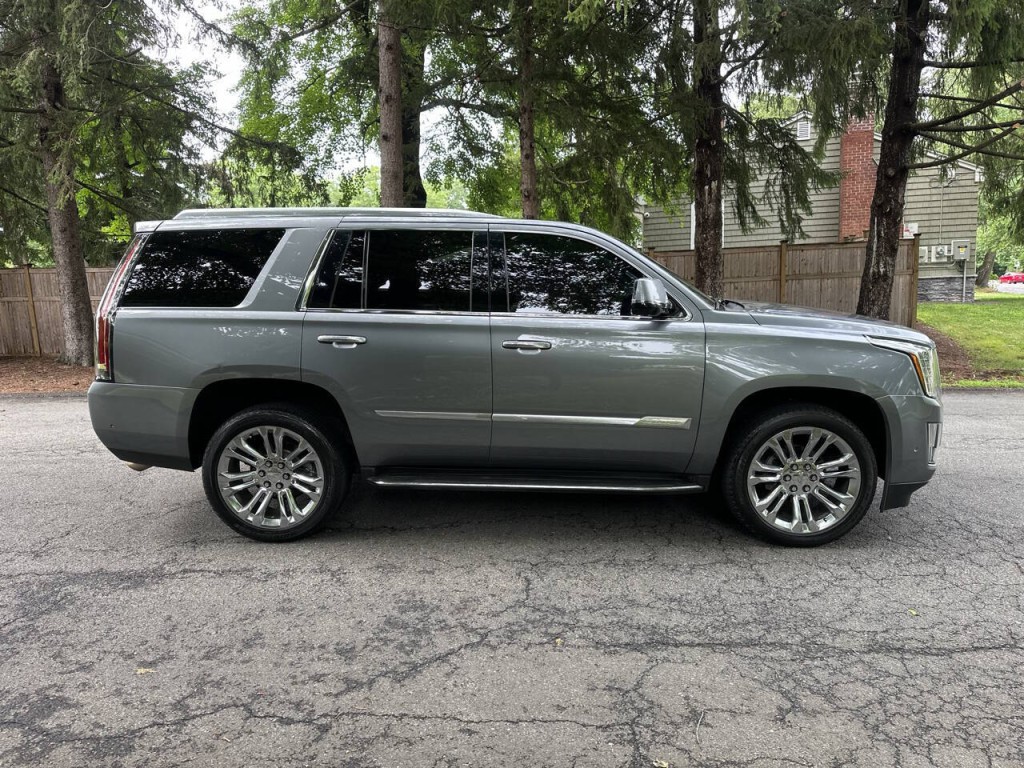 2019 Cadillac Escalade Image 3