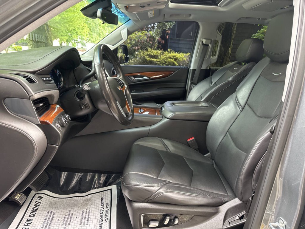 2019 Cadillac Escalade Image 10
