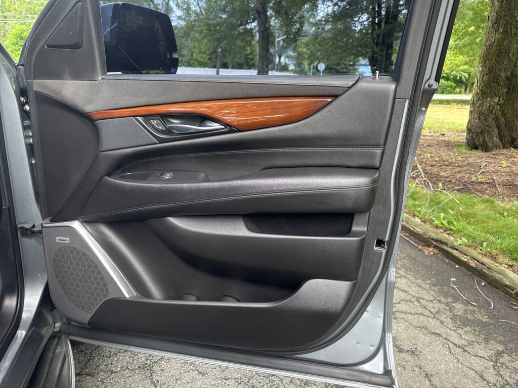 2019 Cadillac Escalade Image 27