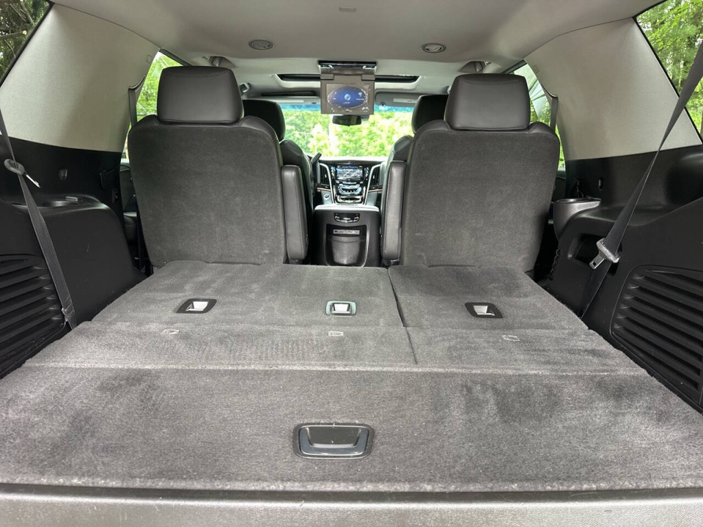 2019 Cadillac Escalade Image 32