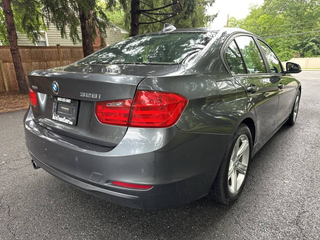 2015 BMW 3 Series Image 4