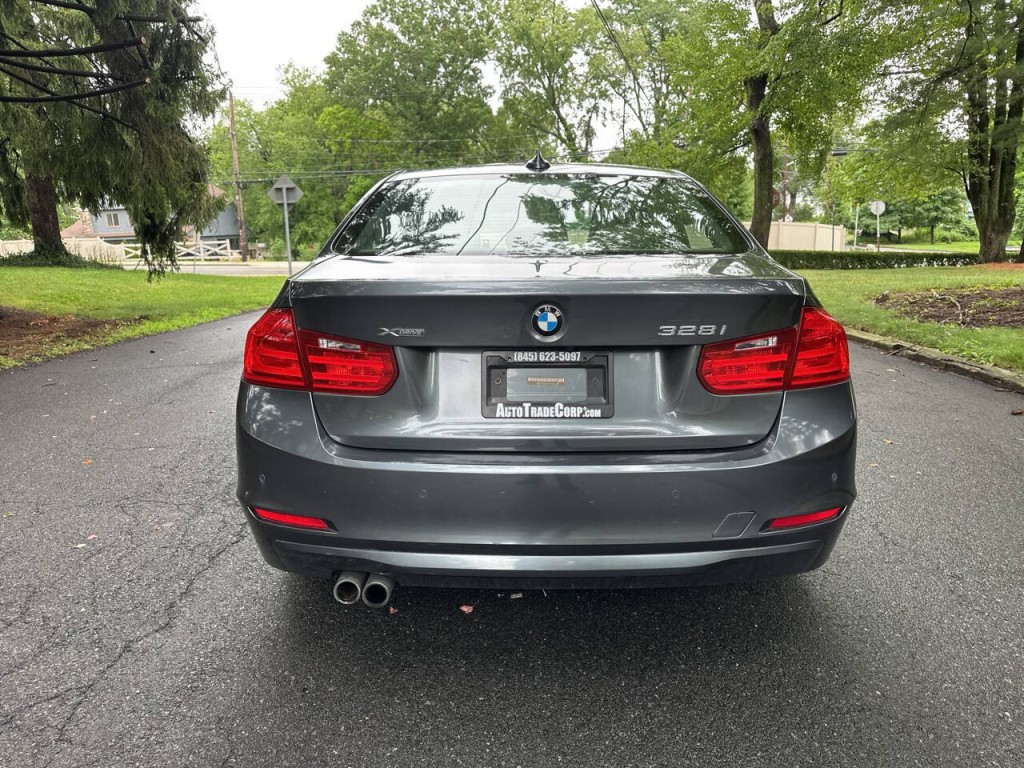 2015 BMW 3 Series Image 5