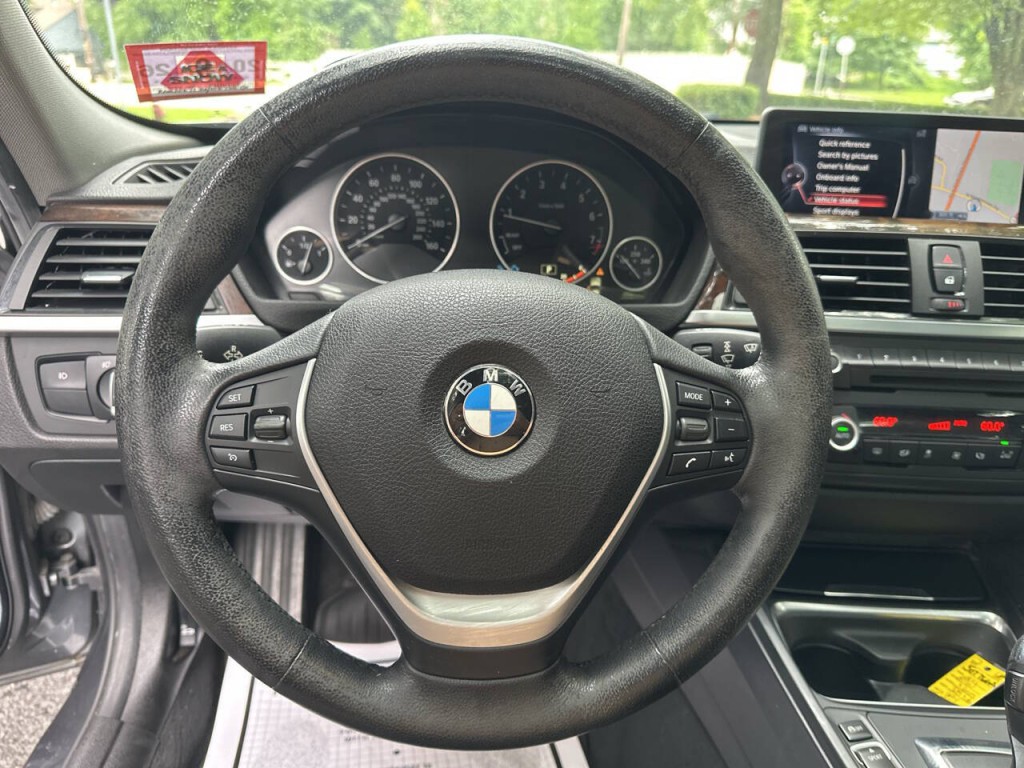 2015 BMW 3 Series Image 11