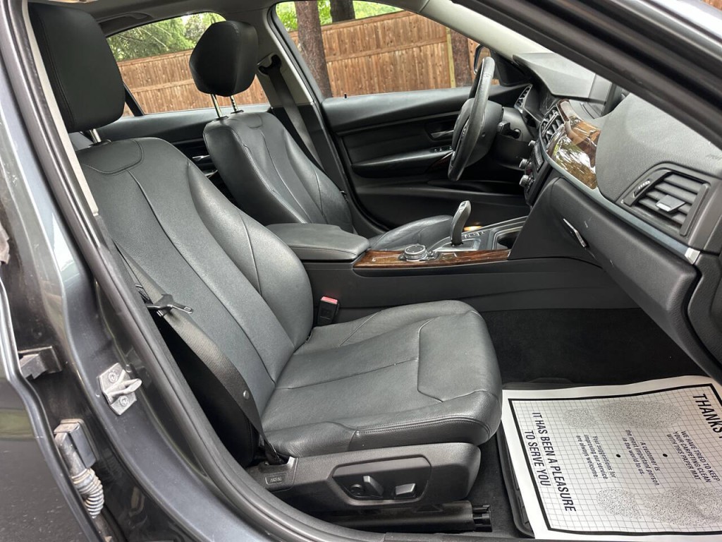 2015 BMW 3 Series Image 19