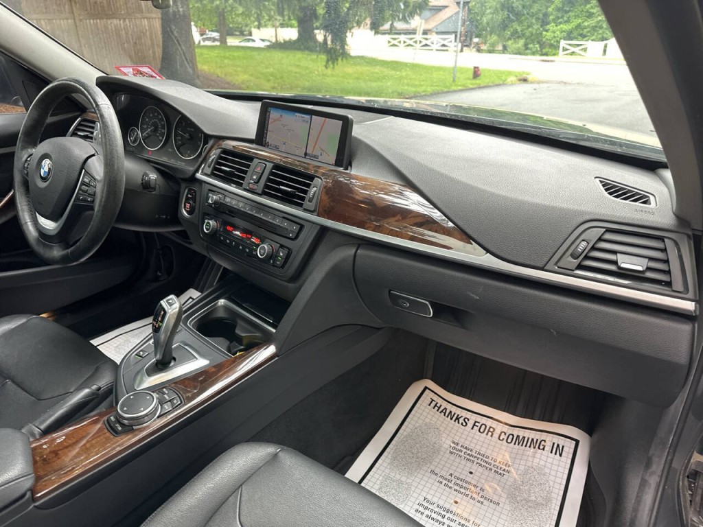 2015 BMW 3 Series Image 20
