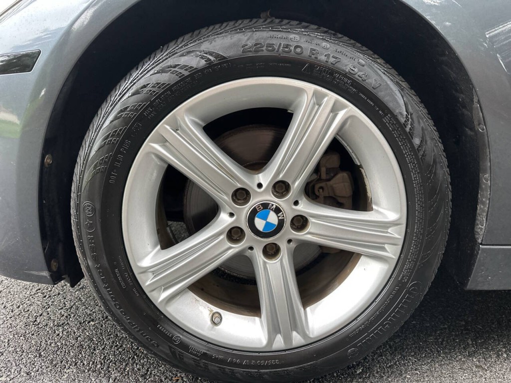 2015 BMW 3 Series Image 25