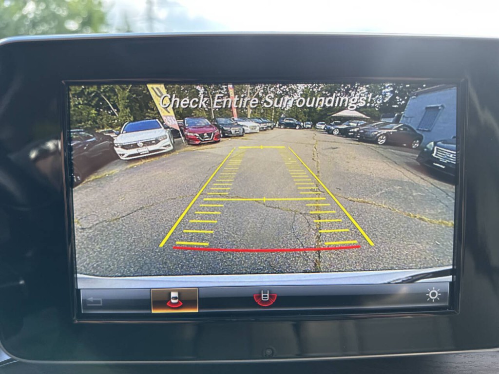 2019 Mercedes-Benz GLC-Class Image 12