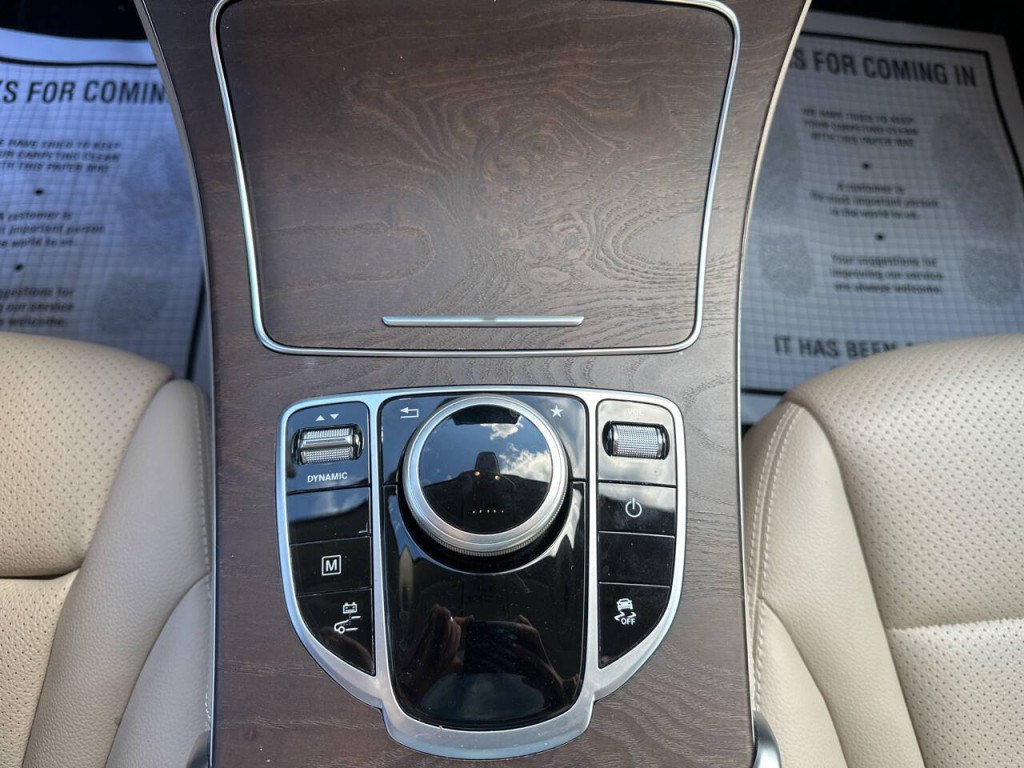2019 Mercedes-Benz GLC-Class Image 14
