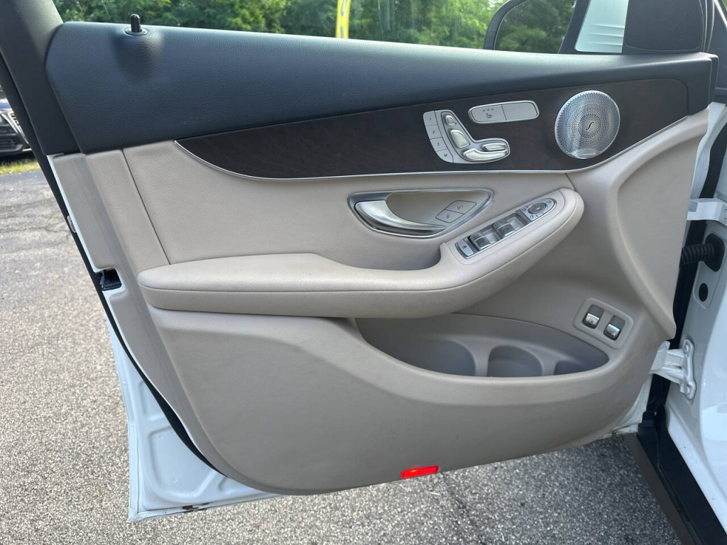 2019 Mercedes-Benz GLC-Class Image 15