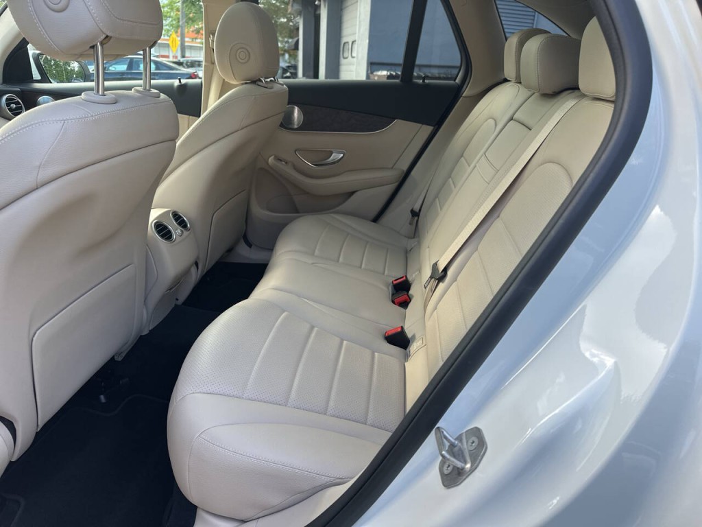 2019 Mercedes-Benz GLC-Class Image 19