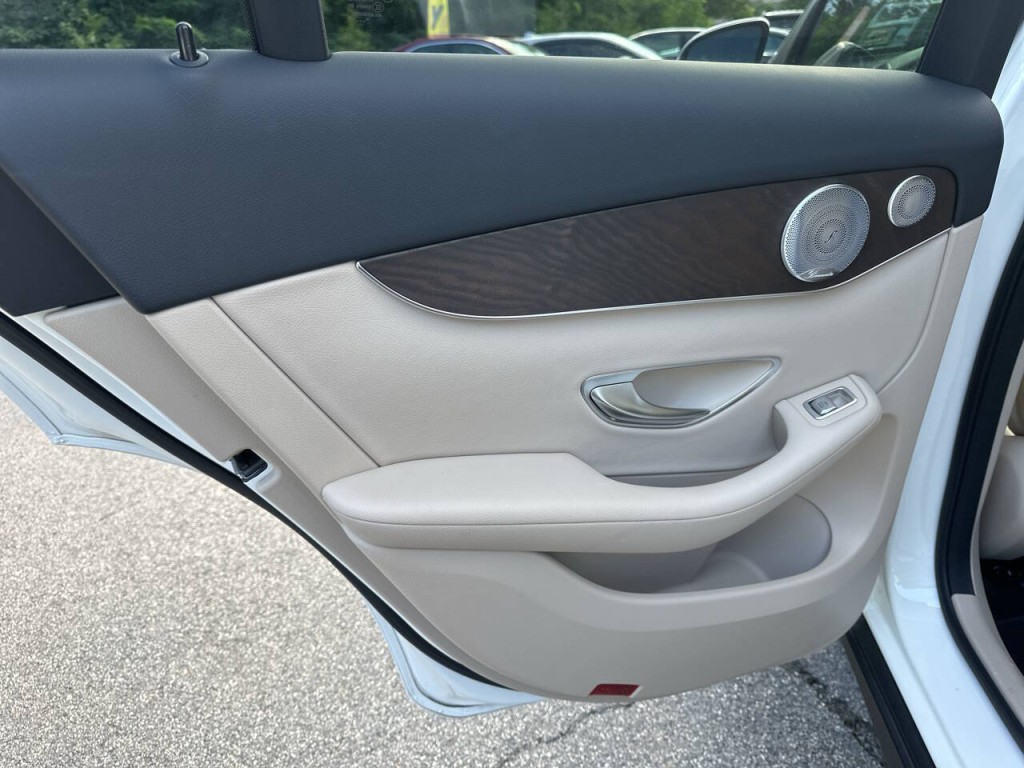 2019 Mercedes-Benz GLC-Class Image 21