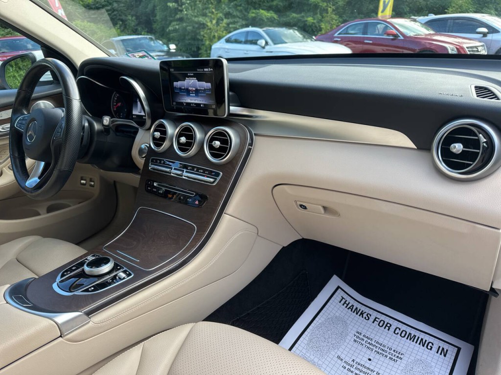 2019 Mercedes-Benz GLC-Class Image 22