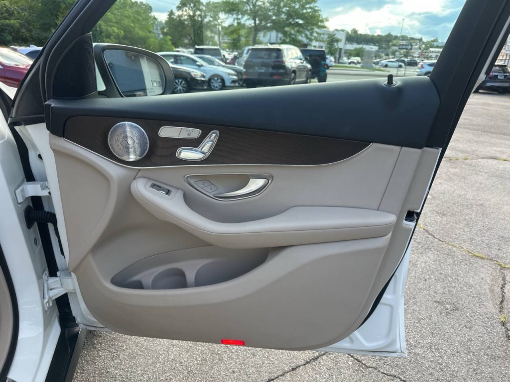 2019 Mercedes-Benz GLC-Class Image 23