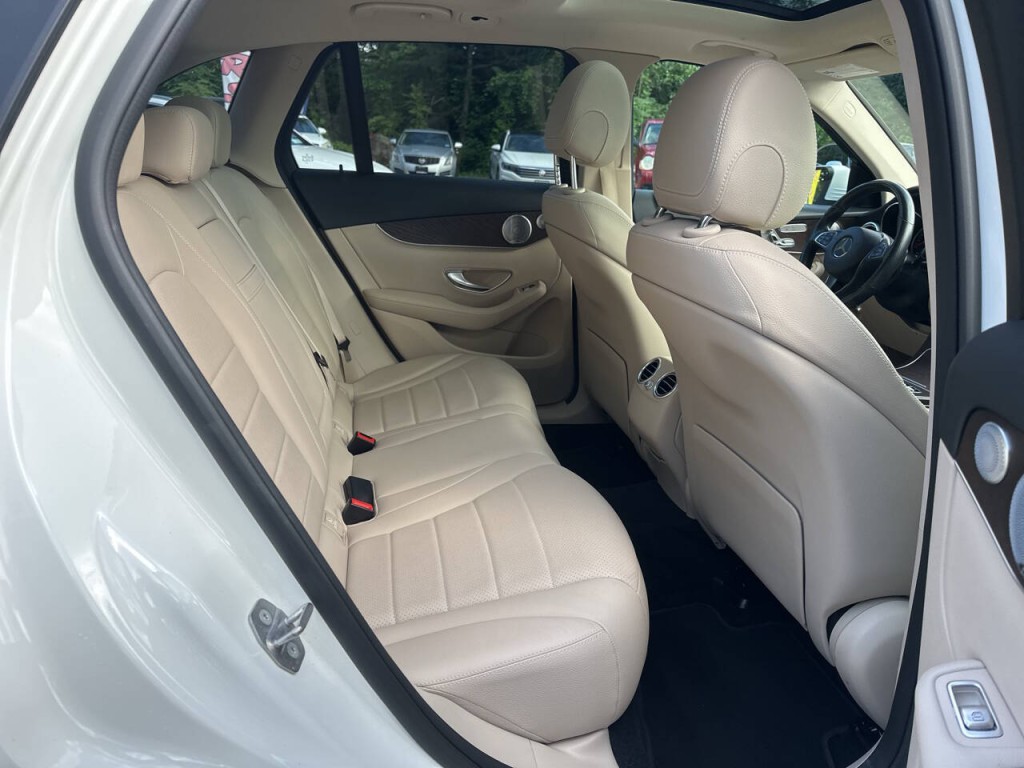 2019 Mercedes-Benz GLC-Class Image 24