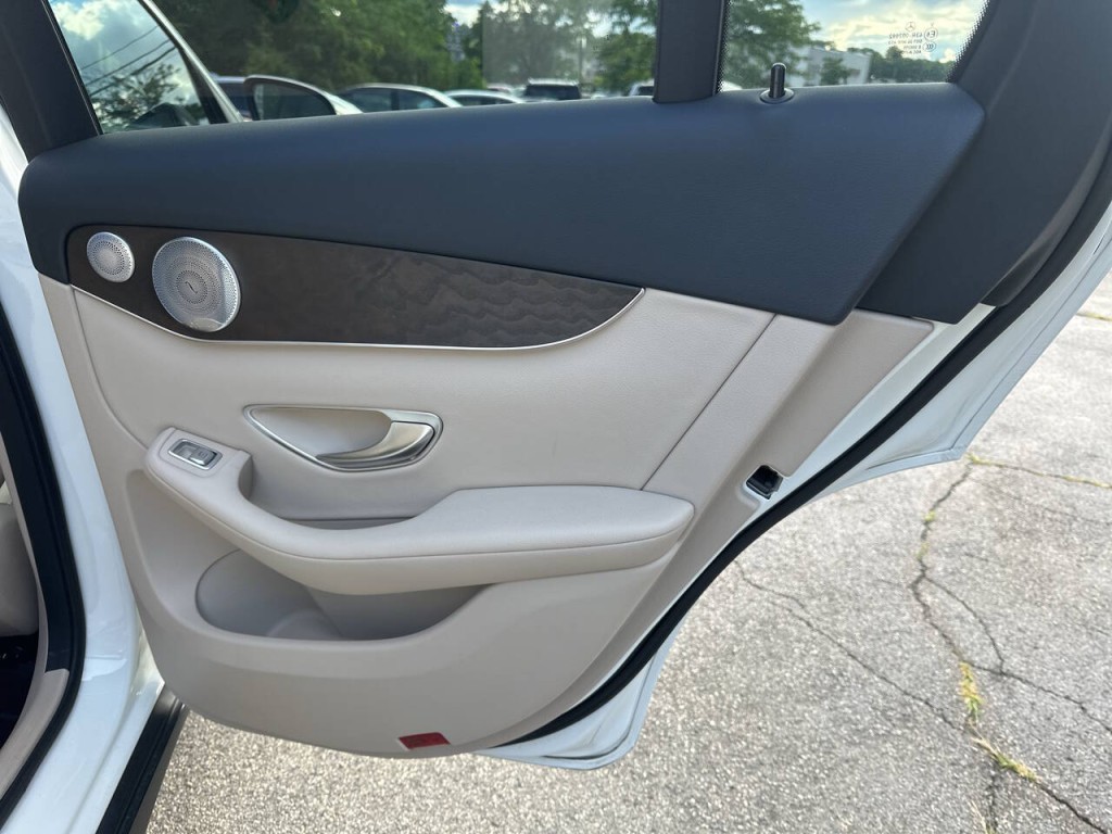 2019 Mercedes-Benz GLC-Class Image 25