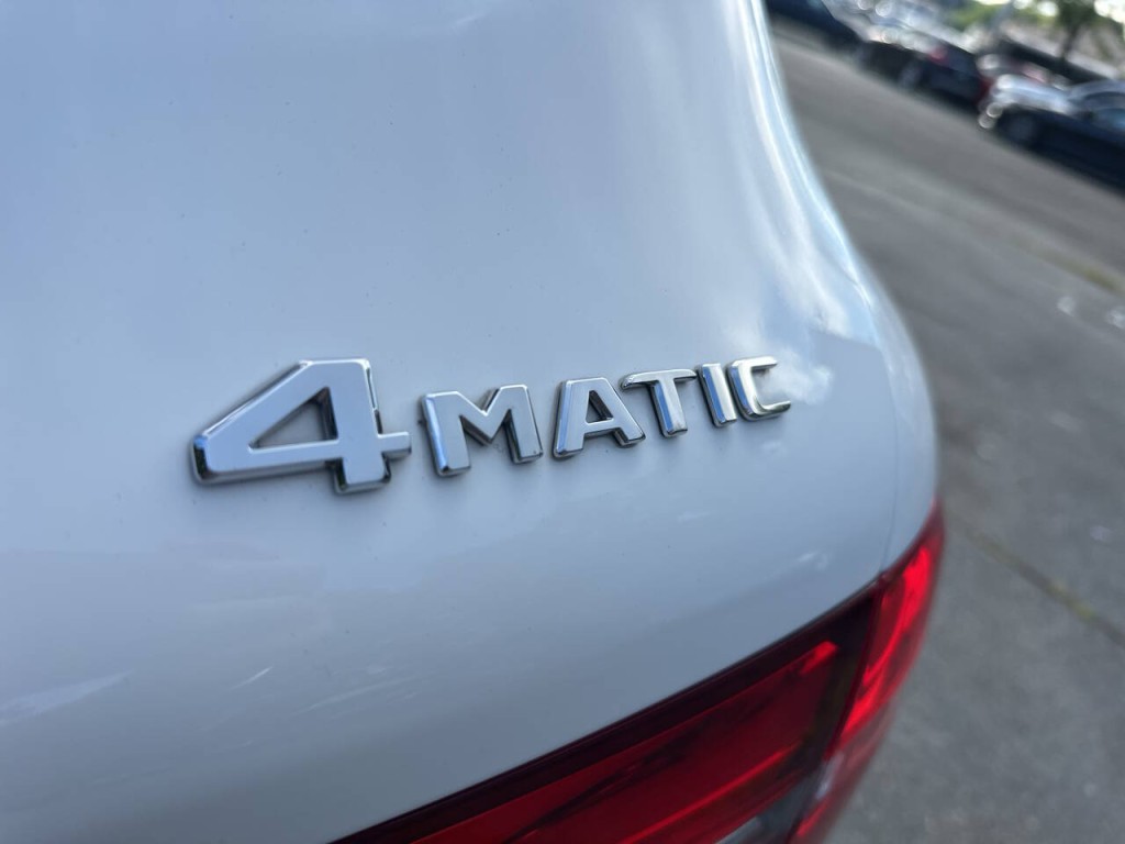 2019 Mercedes-Benz GLC-Class Image 32