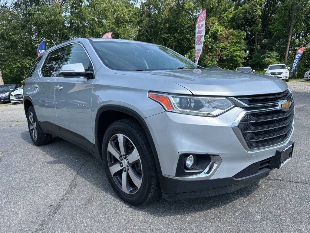 2018 Chevrolet Traverse Image 2