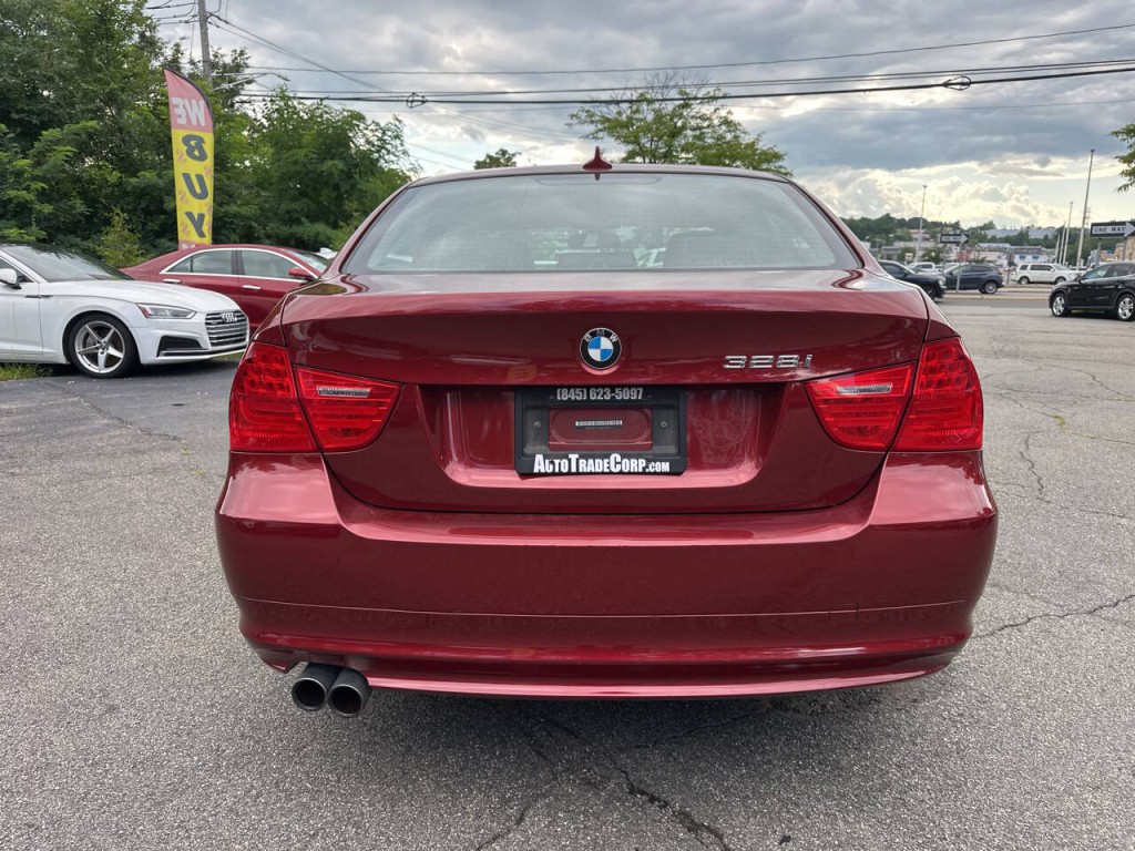 2011 BMW 3 Series Image 5