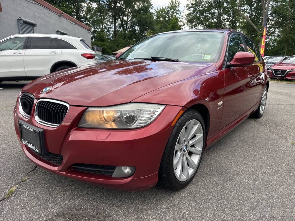 2011 BMW 3 Series Image 8