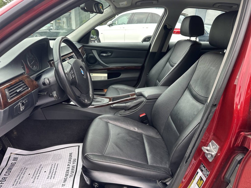 2011 BMW 3 Series Image 10