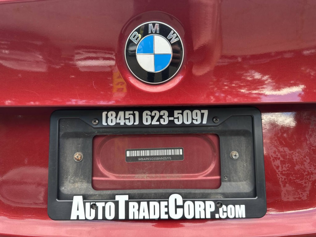 2011 BMW 3 Series Image 25