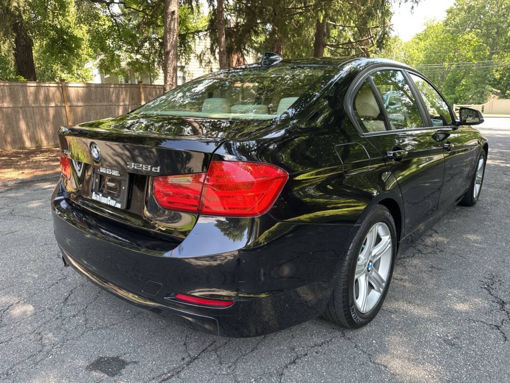 2014 BMW 3 Series Image 4