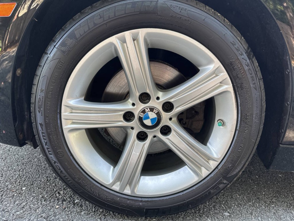 2014 BMW 3 Series Image 25