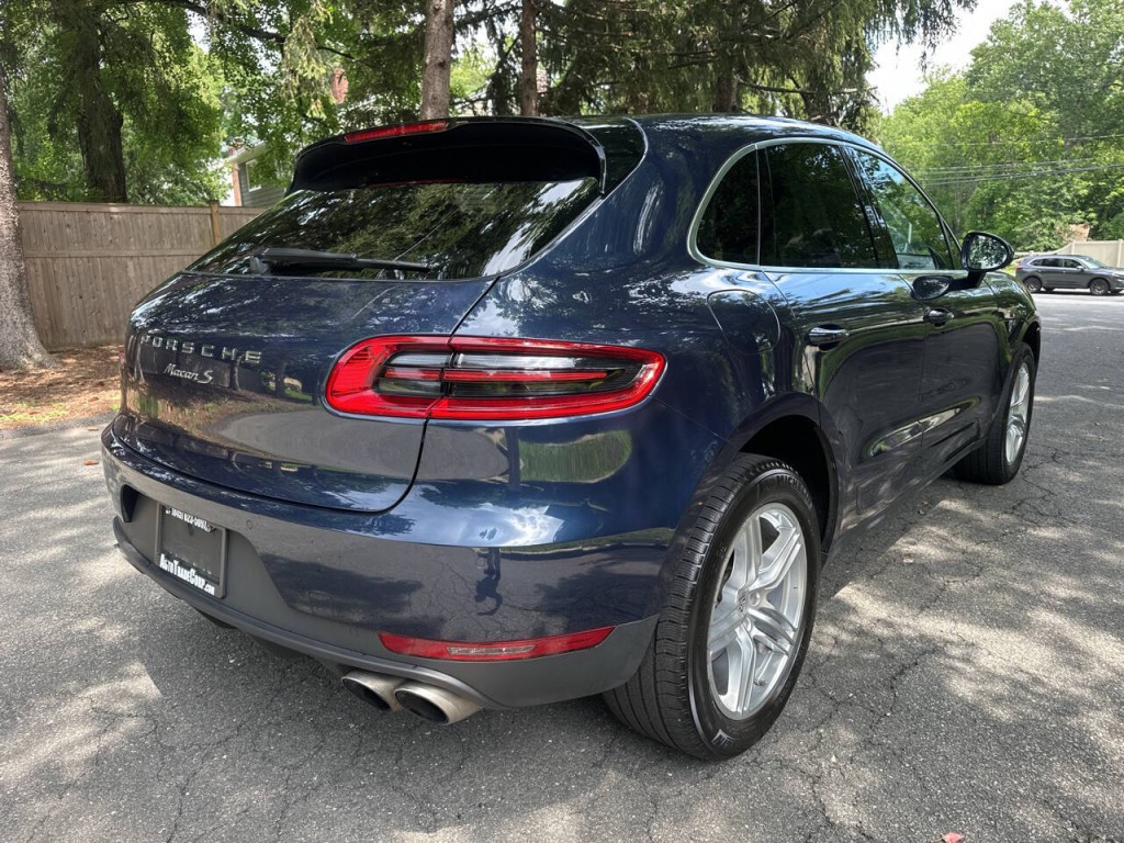 2016 Porsche Macan Image 4