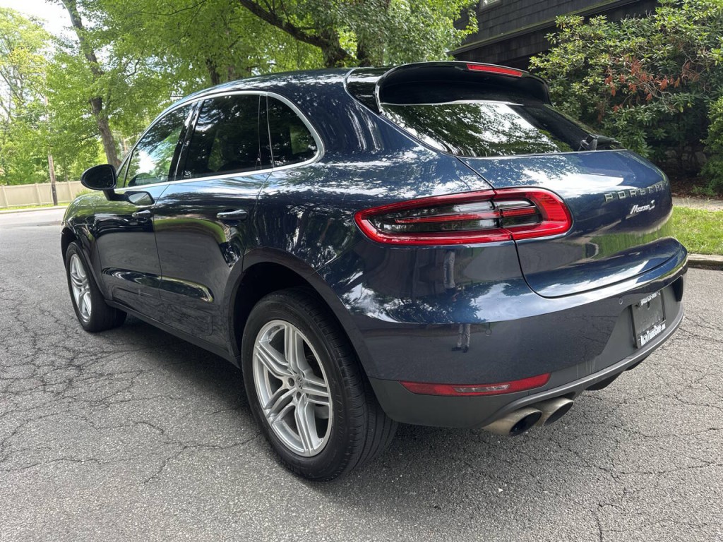 2016 Porsche Macan Image 6