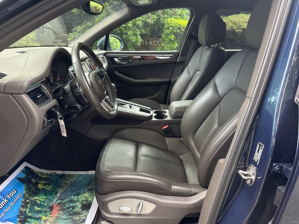 2016 Porsche Macan Image 10
