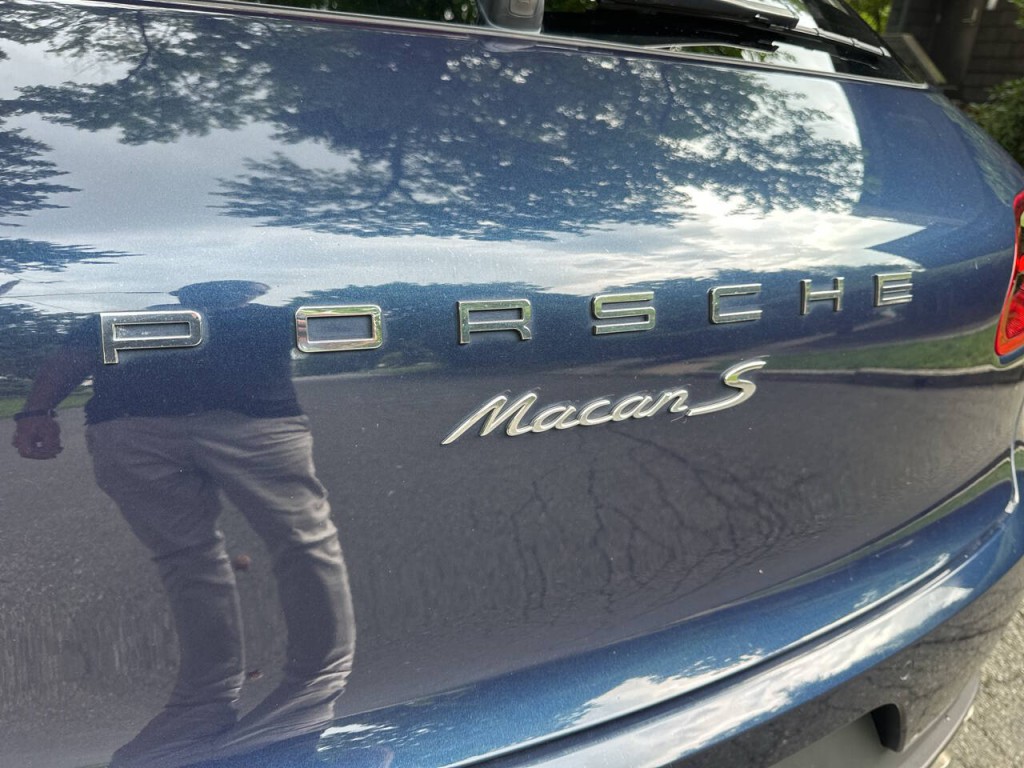 2016 Porsche Macan Image 26
