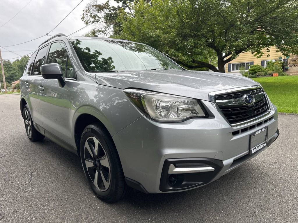 2017 Subaru Forester Image 2