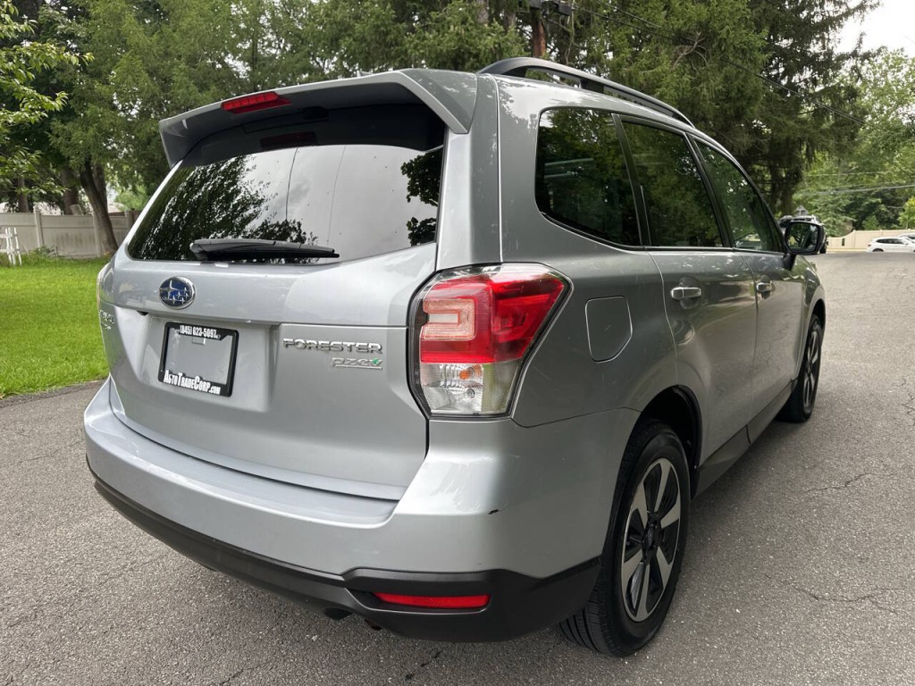 2017 Subaru Forester Image 4