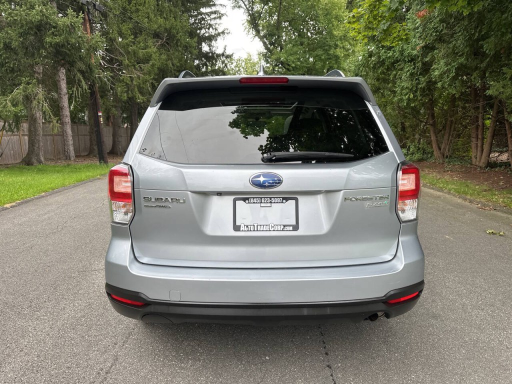 2017 Subaru Forester Image 5