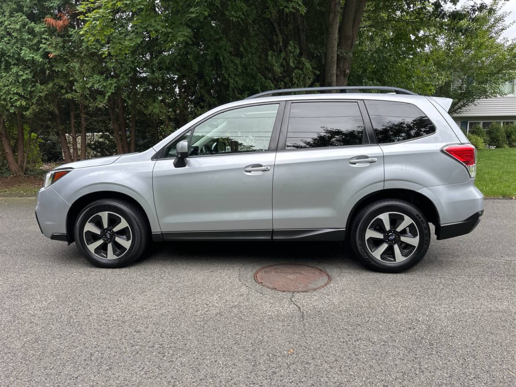 2017 Subaru Forester Image 7