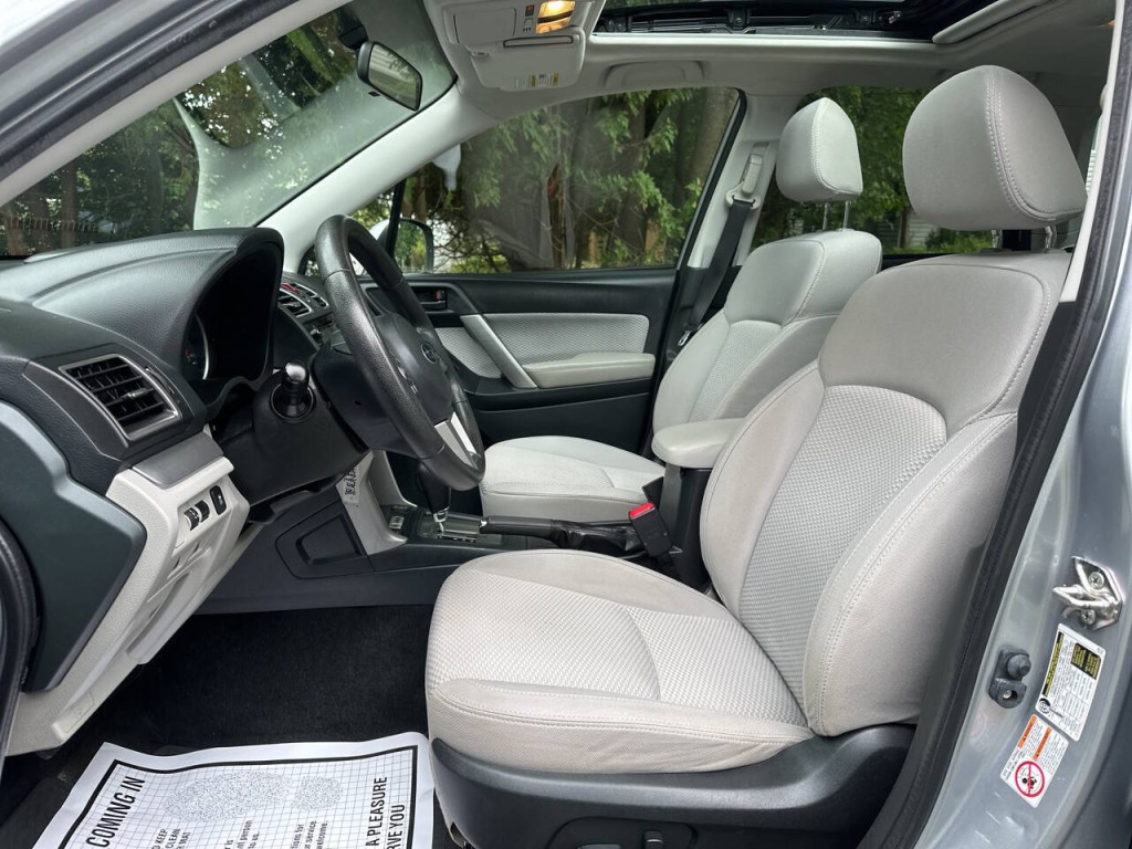 2017 Subaru Forester Image 10