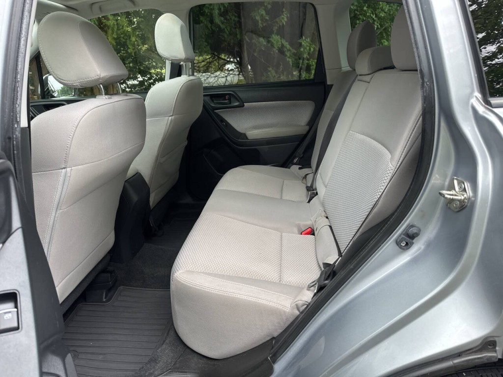 2017 Subaru Forester Image 17