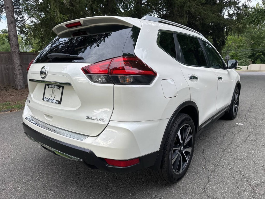 2018 Nissan Rogue Image 4