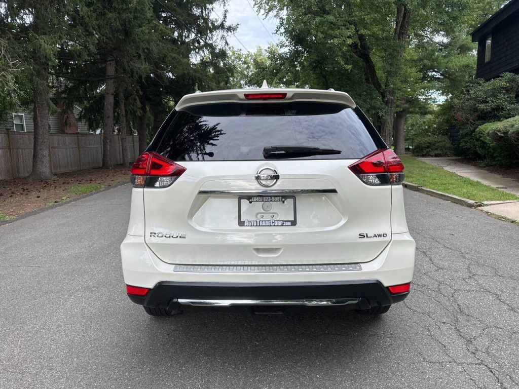 2018 Nissan Rogue Image 5