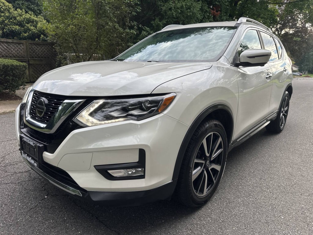 2018 Nissan Rogue Image 8