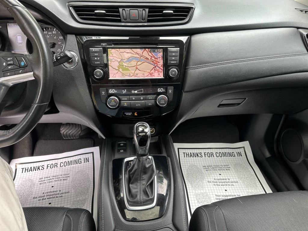 2018 Nissan Rogue Image 15