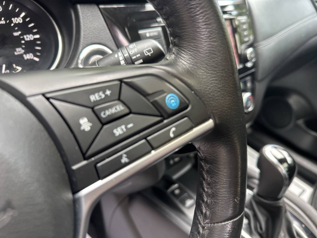 2018 Nissan Rogue Image 17