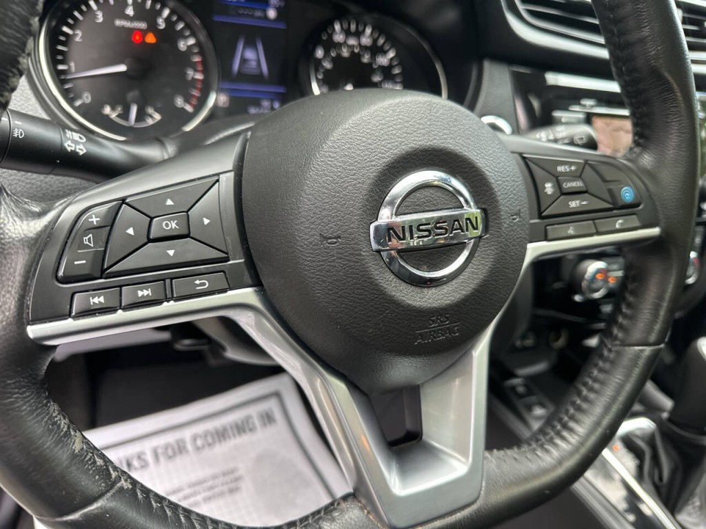 2018 Nissan Rogue Image 18