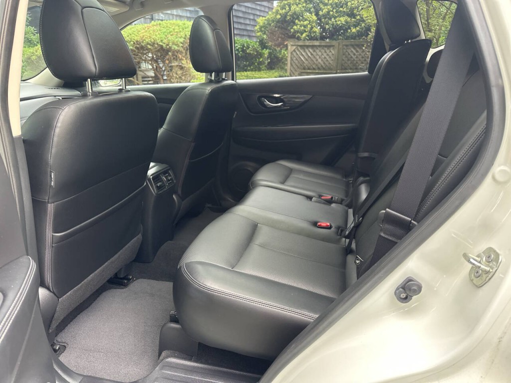 2018 Nissan Rogue Image 21
